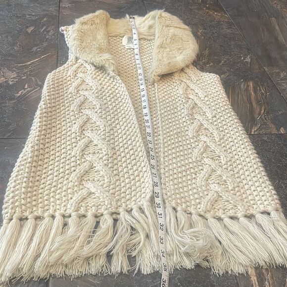 Anthropologie Lily’s Closet Ivory Sweater Vest With Faux Fur Collar Size S - Picture 13 of 15